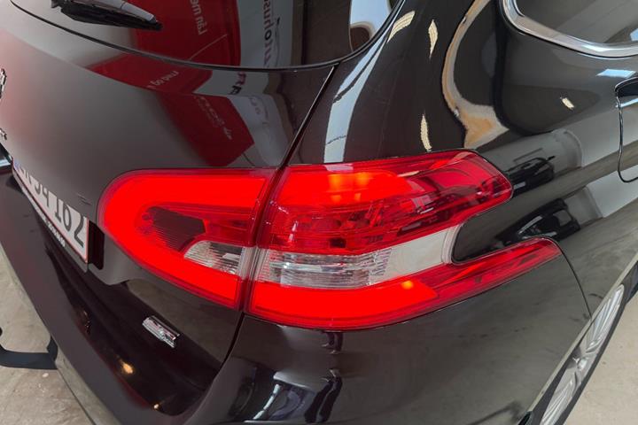 Sort Peugeot 308 fra 2019