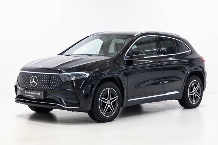 Sort Mercedes EQA350 fra 2024 set udefra