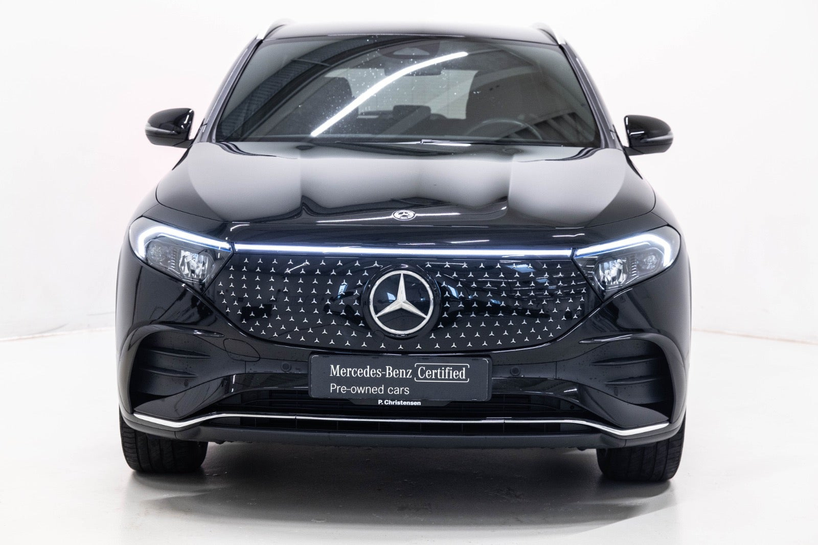Sort Mercedes EQA350 fra 2024