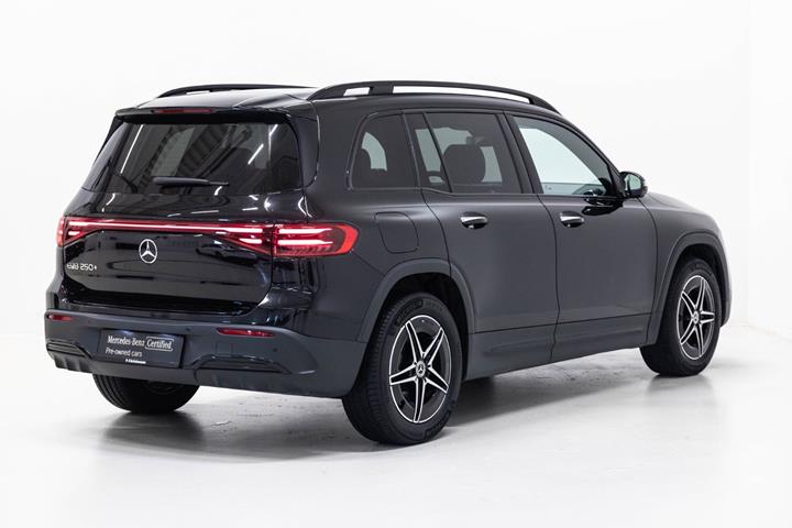 Sort Mercedes EQB250+ fra 2025