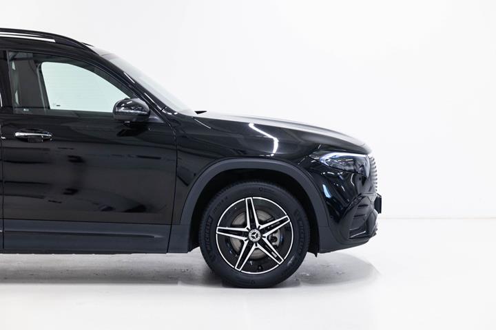 Sort Mercedes EQB250+ fra 2025