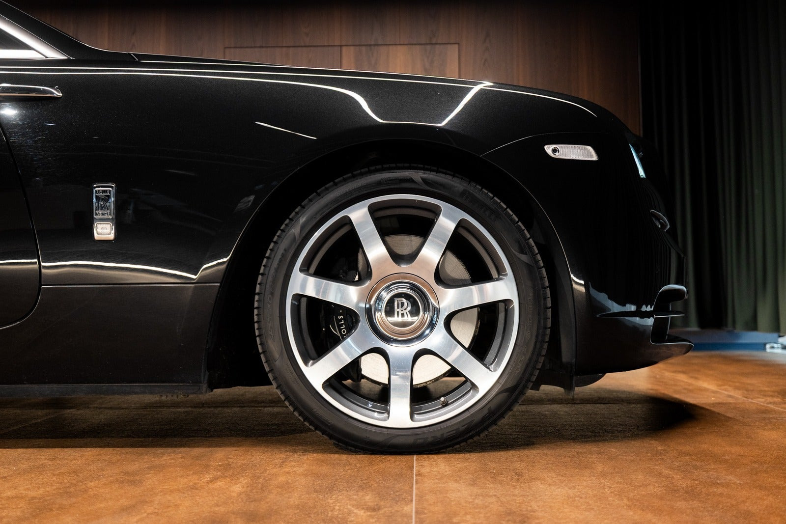 Sort Rolls Royce Dawn fra 2017