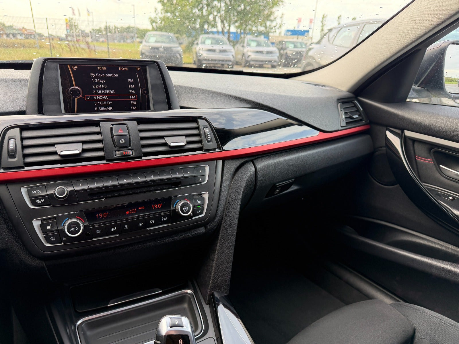 Hvid BMW 320d fra 2013