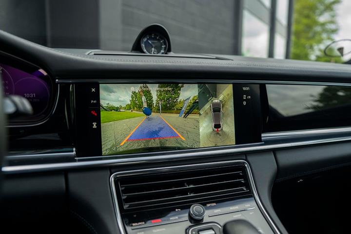 Sort Porsche Panamera 4 fra 2022