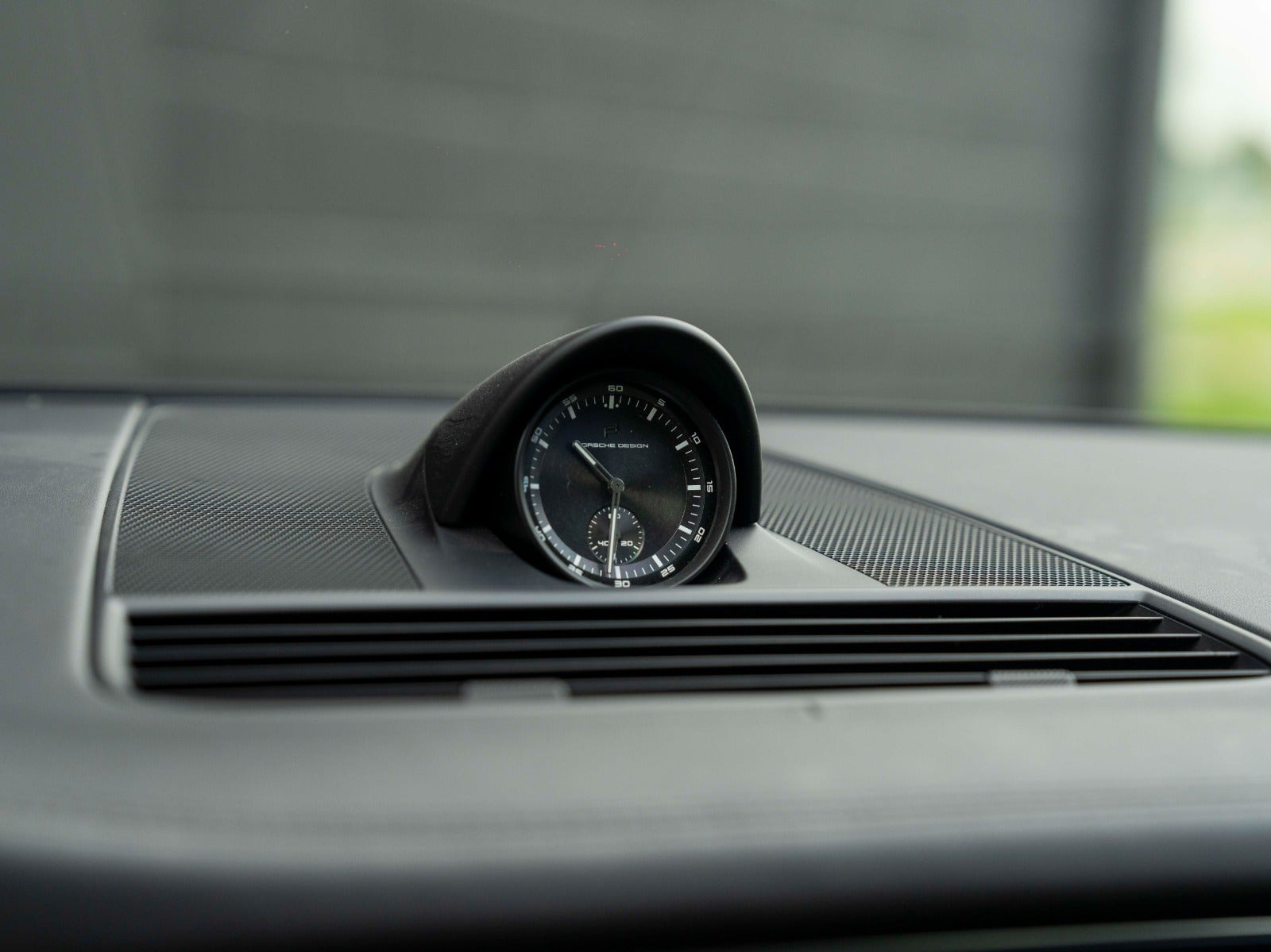 Sort Porsche Panamera 4 fra 2022