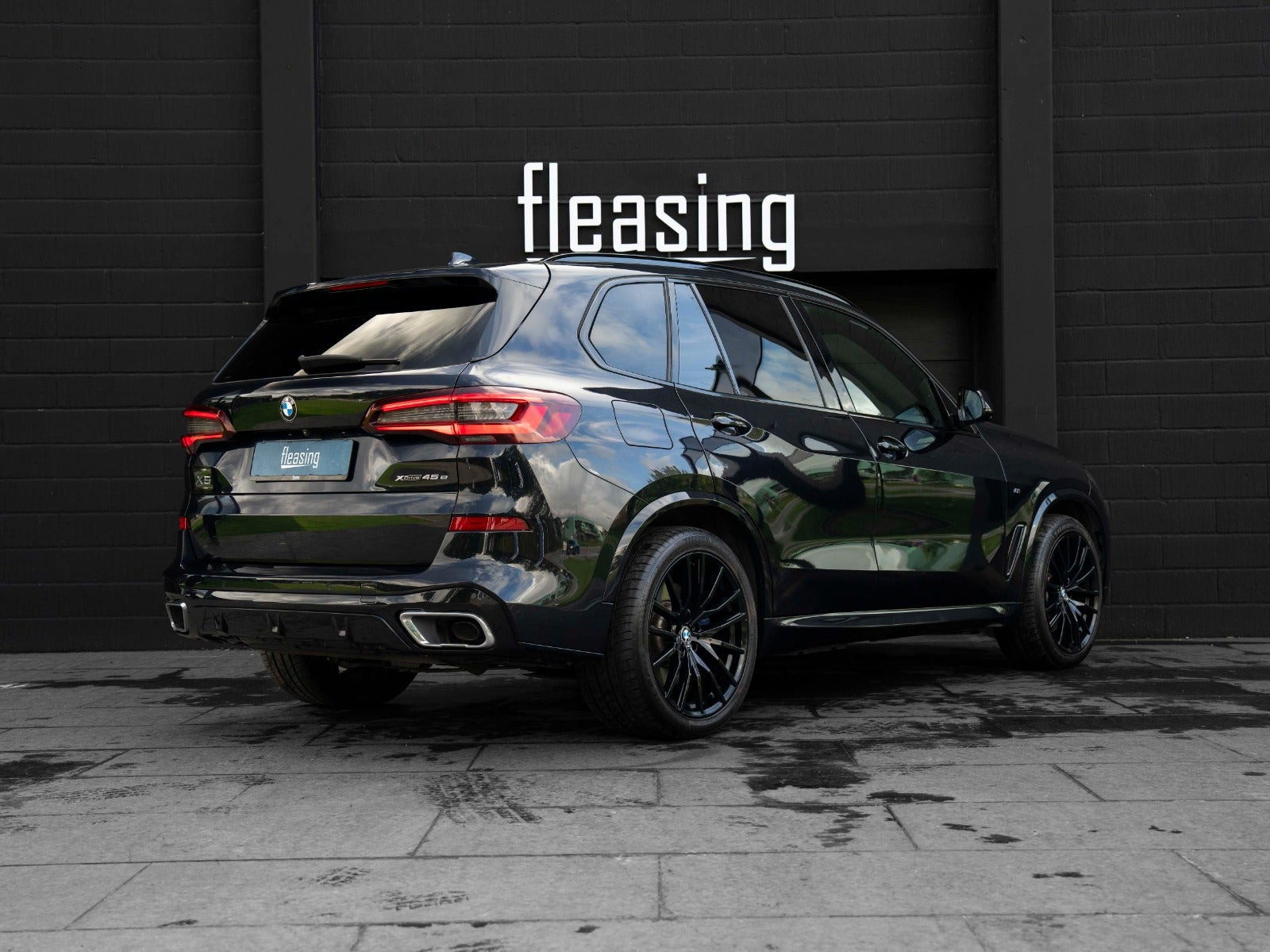 Sort BMW X5 fra 2020