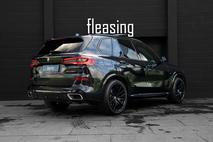 Sort BMW X5 fra 2020