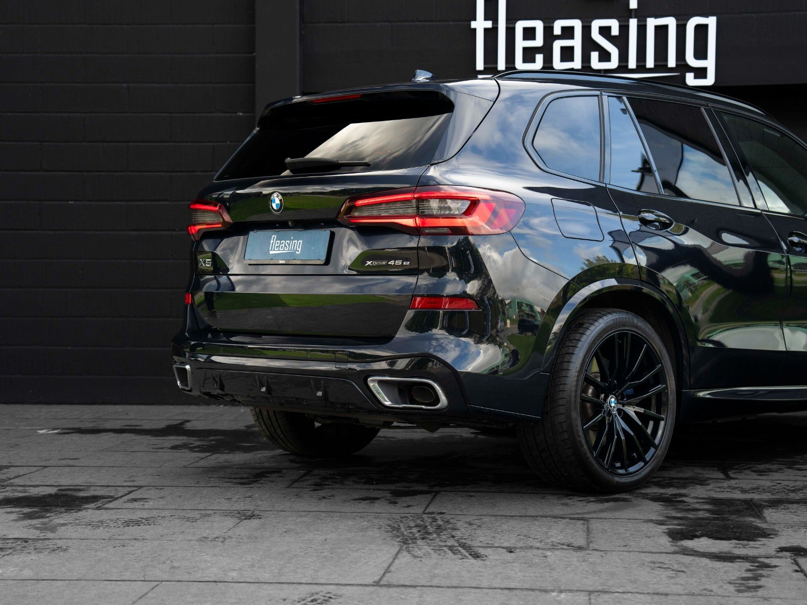 Sort BMW X5 fra 2020