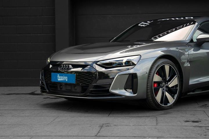 Grå Audi RS e-tron GT fra 2021
