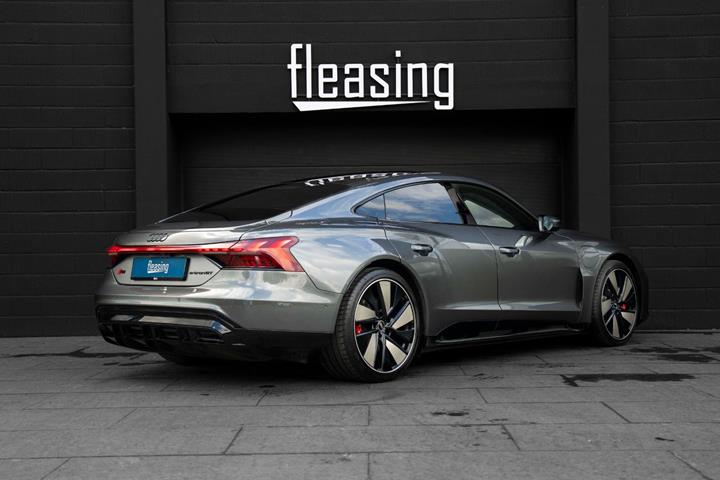 Grå Audi RS e-tron GT fra 2021
