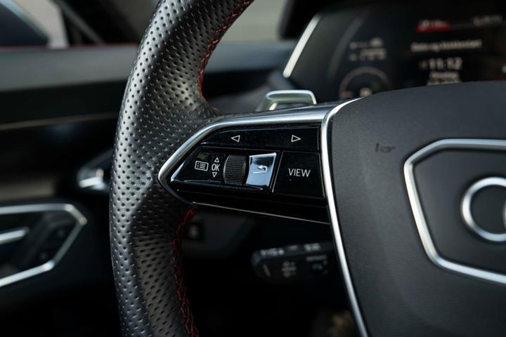 Grå Audi RS e-tron GT fra 2021