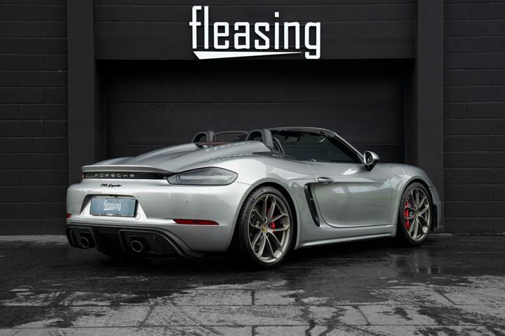 Sølv Porsche 718 Spyder fra 2020