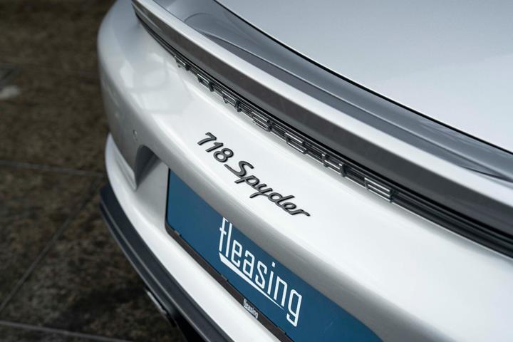 Sølv Porsche 718 Spyder fra 2020