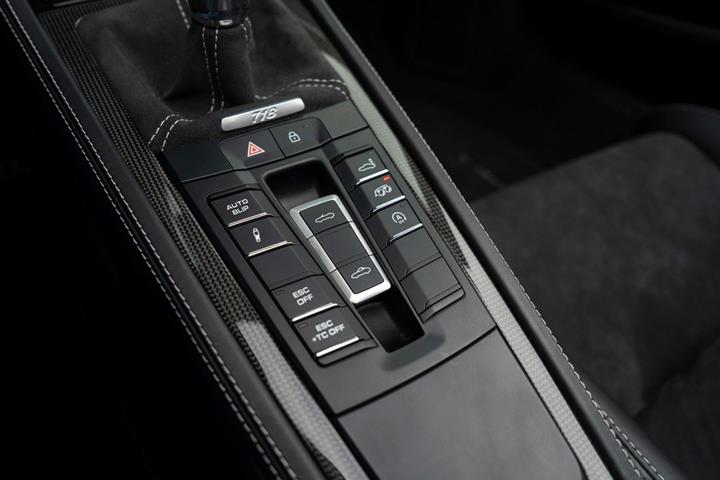 Sølv Porsche 718 Spyder fra 2020