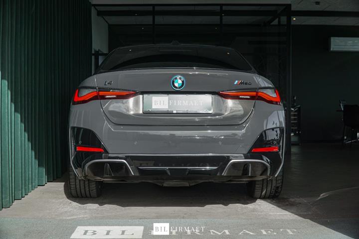 Grå BMW i4 fra 2023