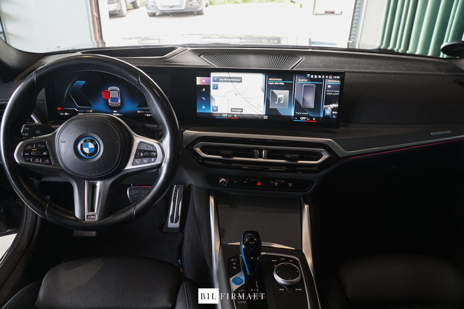 Grå BMW i4 fra 2023