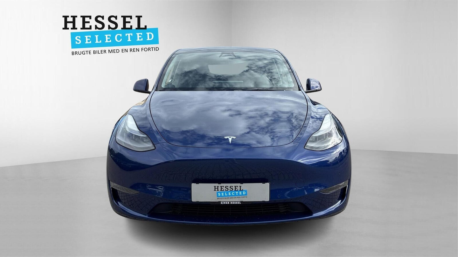 Blå Tesla Model Y fra 2021