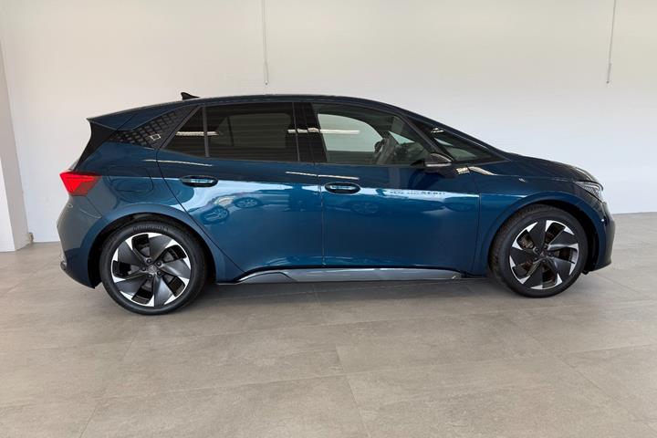 Blå Cupra Born fra 2024