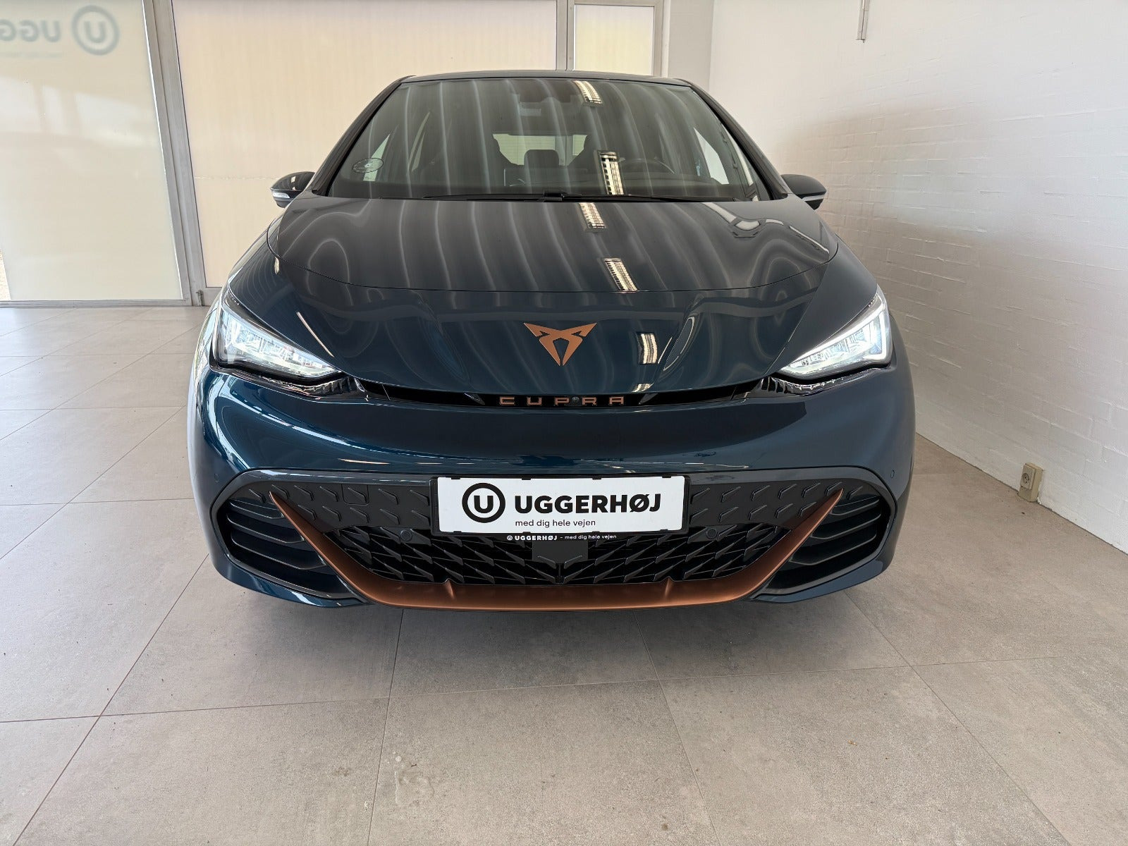 Blå Cupra Born fra 2024