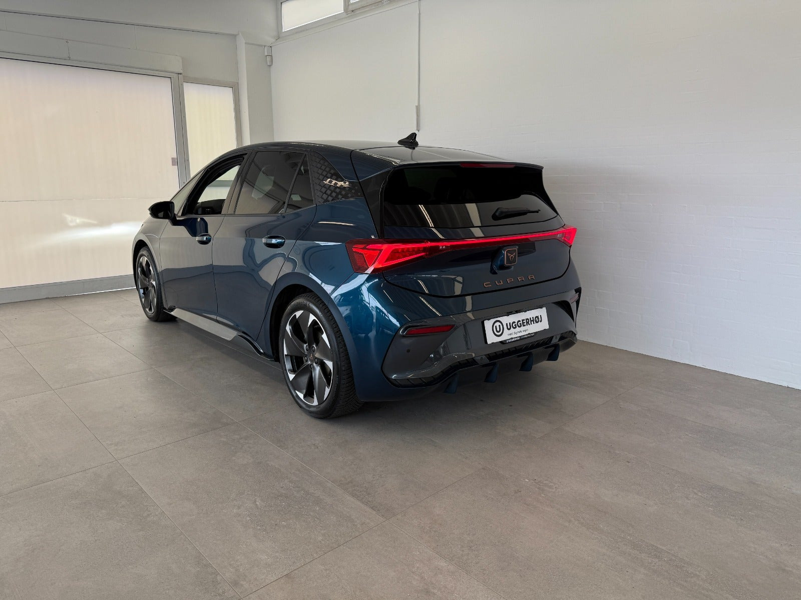 Blå Cupra Born fra 2024