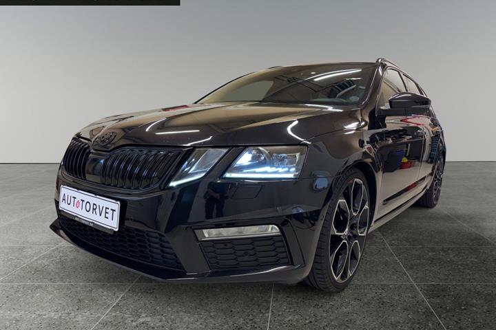 Sort Skoda Octavia fra 2020