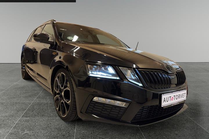 Sort Skoda Octavia fra 2020