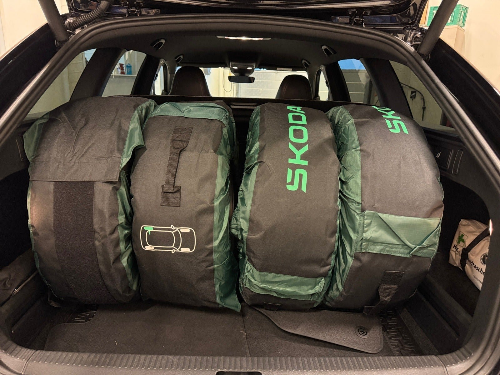 Sort Skoda Octavia fra 2020