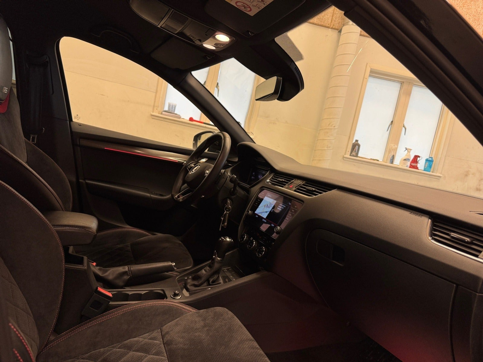 Sort Skoda Octavia fra 2020