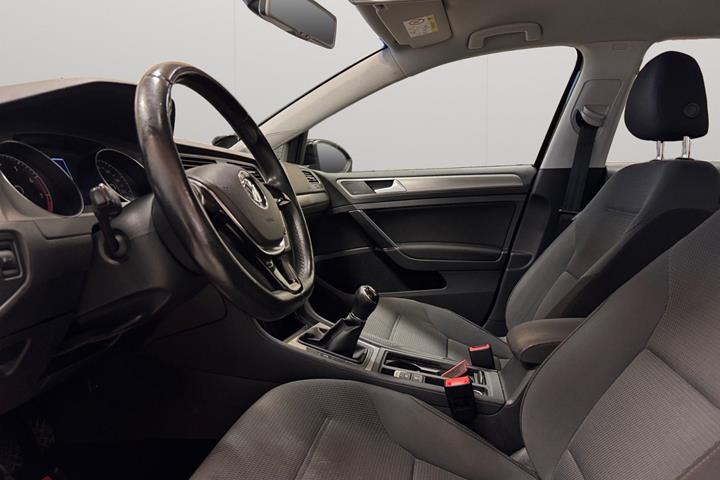 Sort VW Golf VII fra 2015