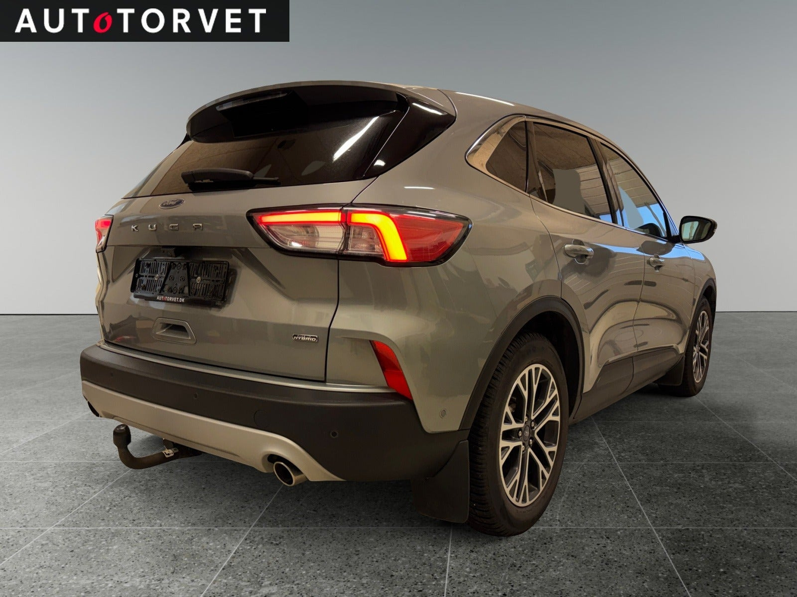 Grå Ford Kuga fra 2020