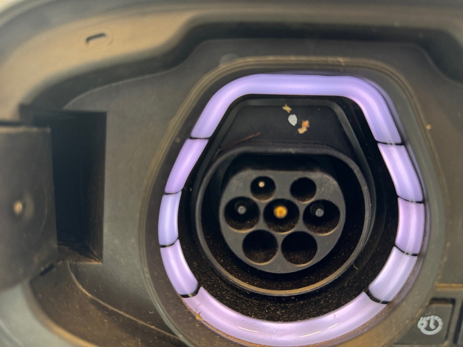 Grå Ford Kuga fra 2020