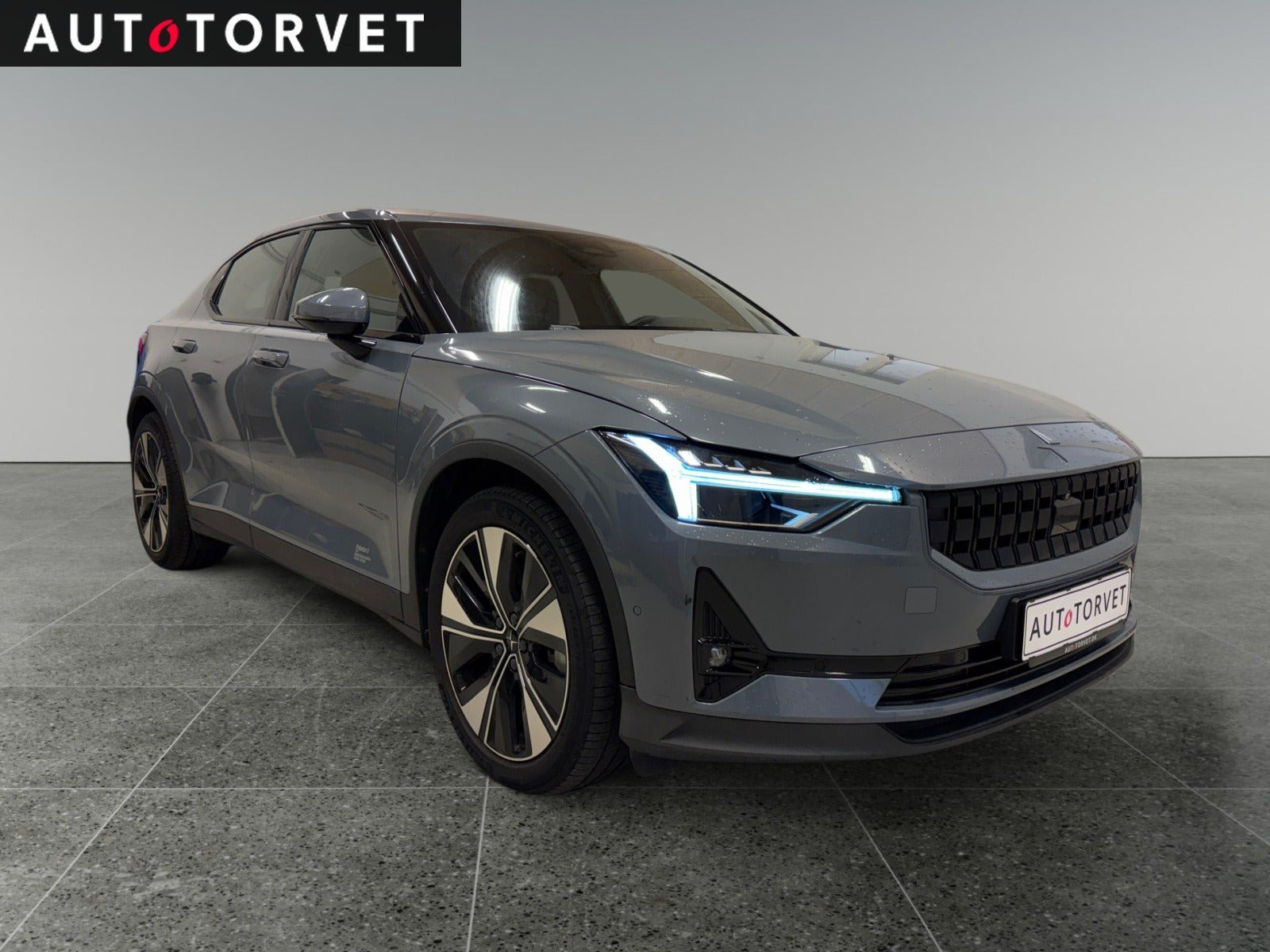 Blå Polestar 2 fra 2023