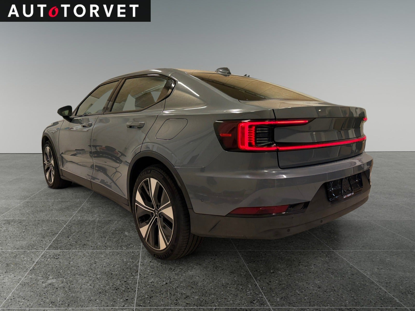Blå Polestar 2 fra 2023