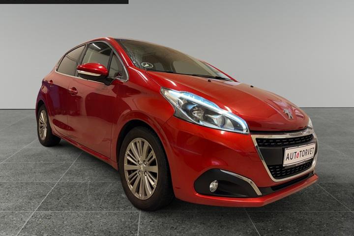 Rød Peugeot 208 fra 2019