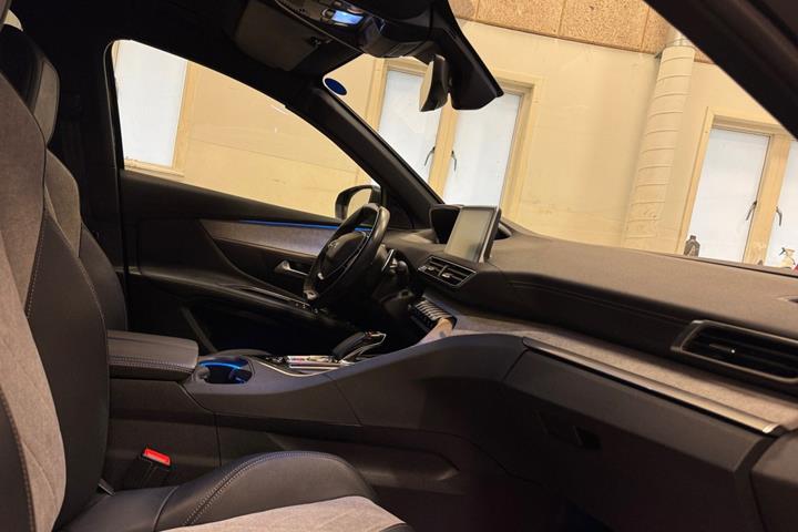 Sort Peugeot 3008 fra 2020