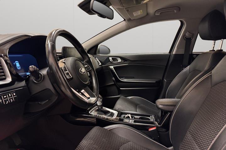 Sølv Kia XCeed fra 2020