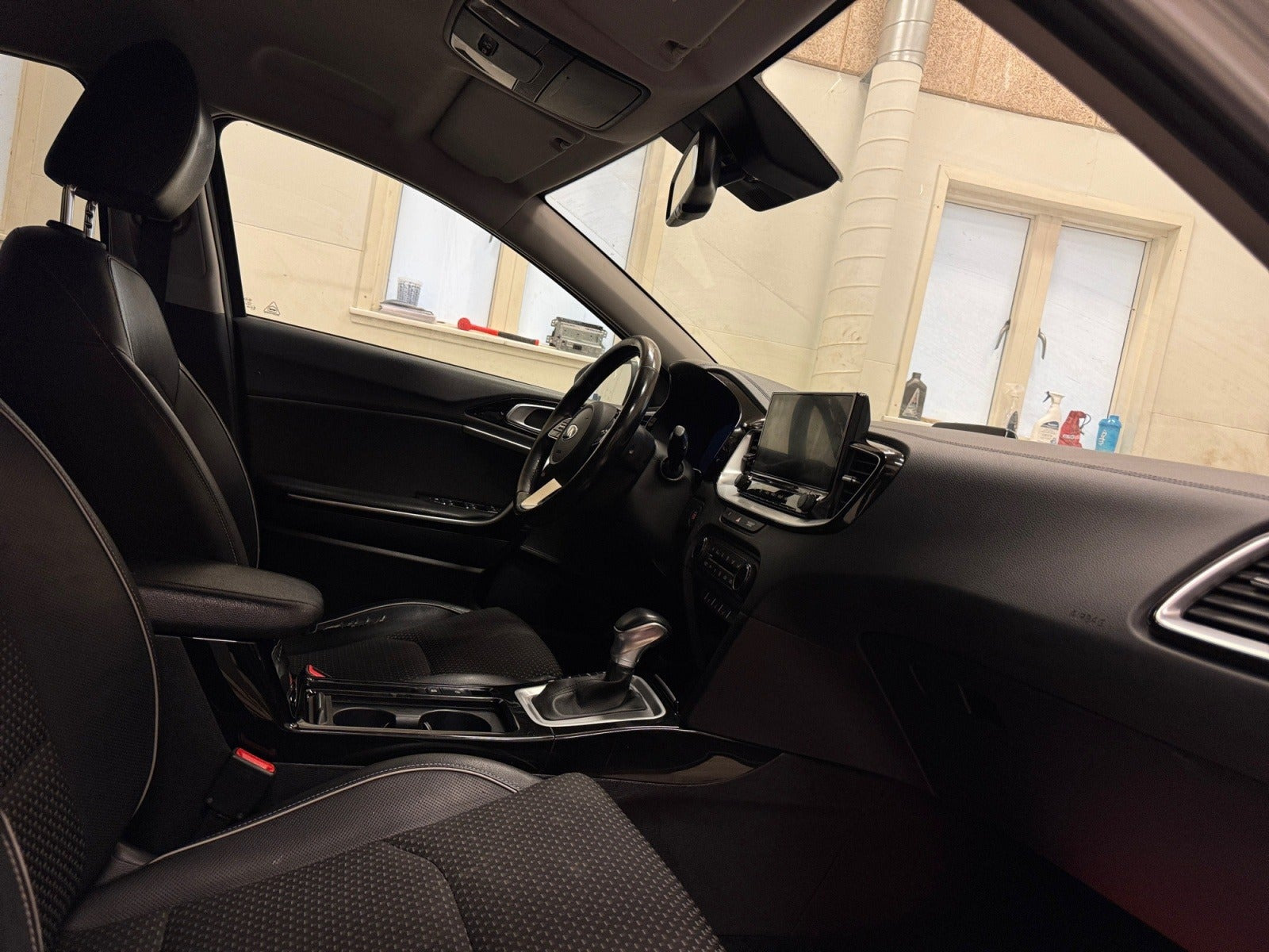 Sølv Kia XCeed fra 2020