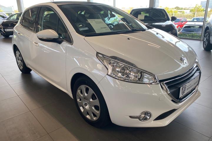 Hvid Peugeot 208 fra 2014