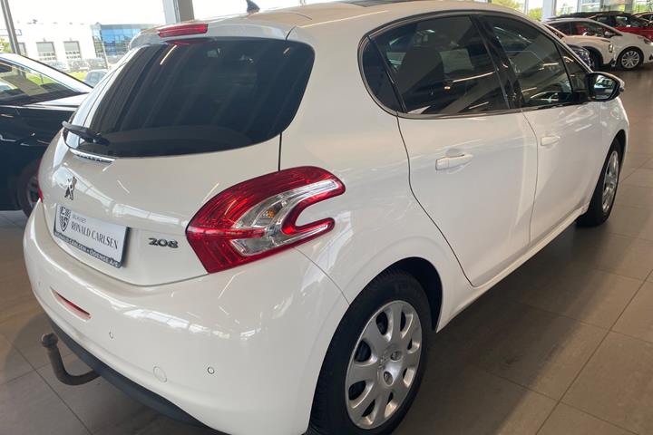 Hvid Peugeot 208 fra 2014
