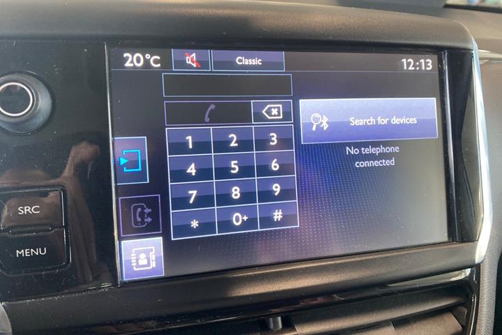 Hvid Peugeot 208 fra 2014