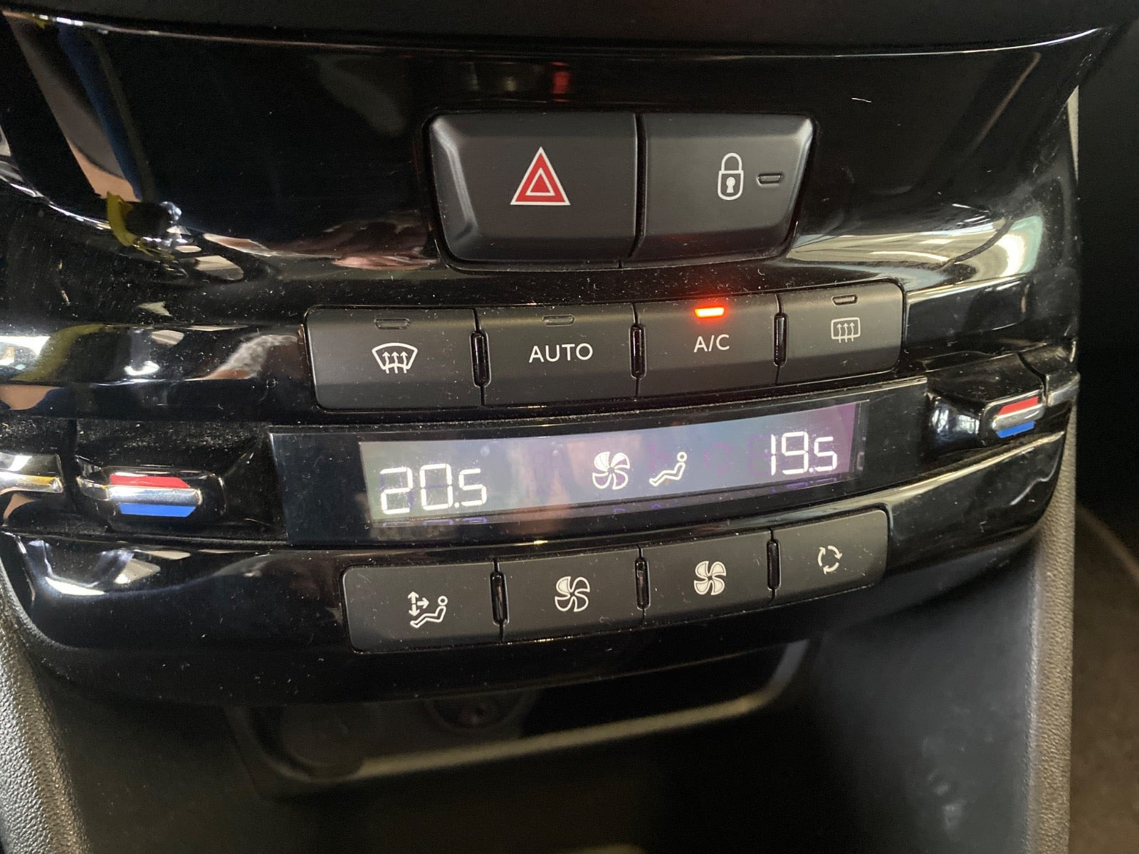 Hvid Peugeot 208 fra 2014