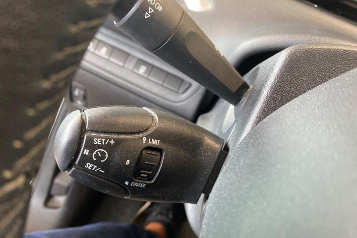 Hvid Peugeot 208 fra 2014