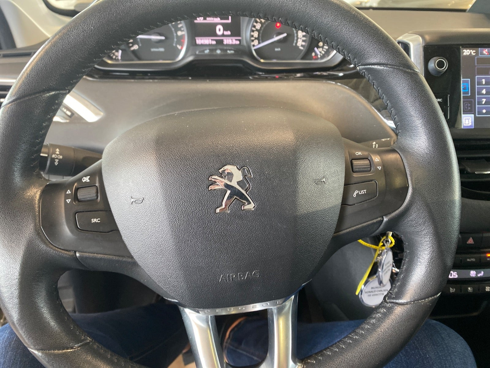 Hvid Peugeot 208 fra 2014