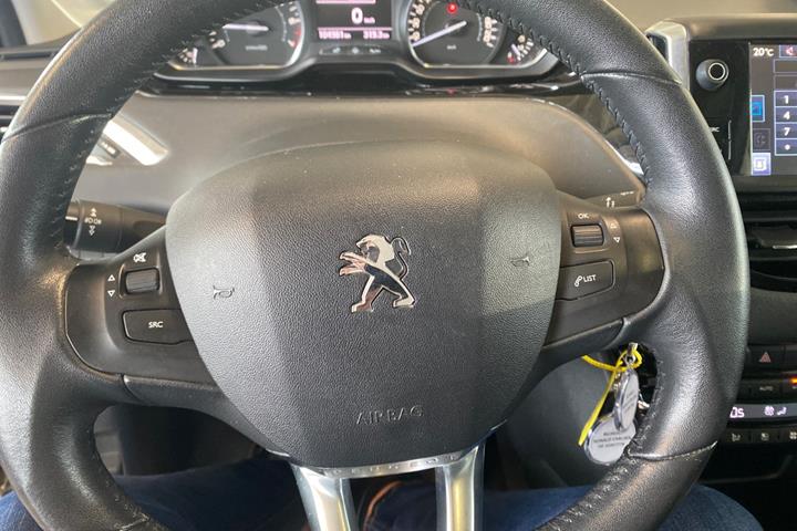 Hvid Peugeot 208 fra 2014