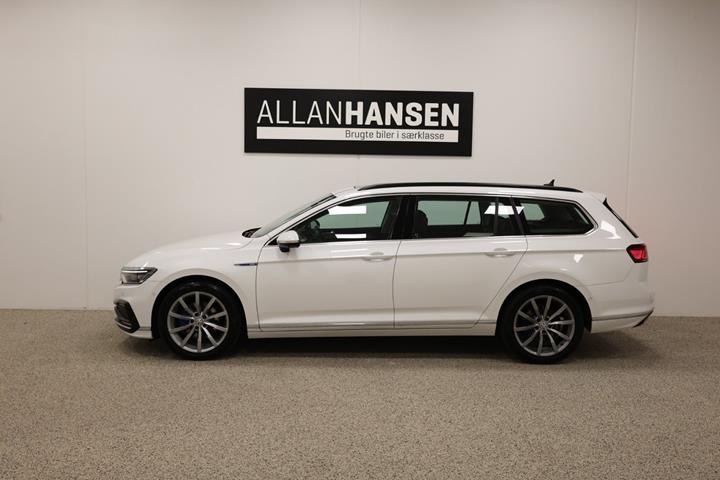 Hvid VW Passat fra 2020