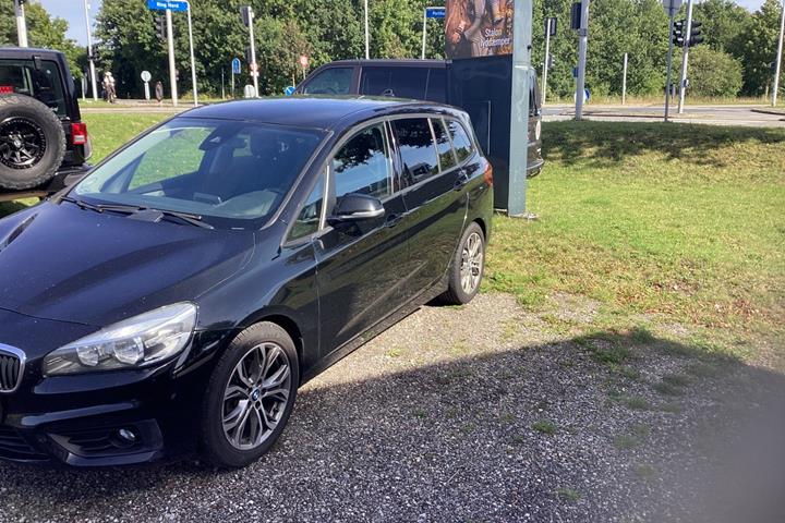 undefined BMW 218d fra 2016