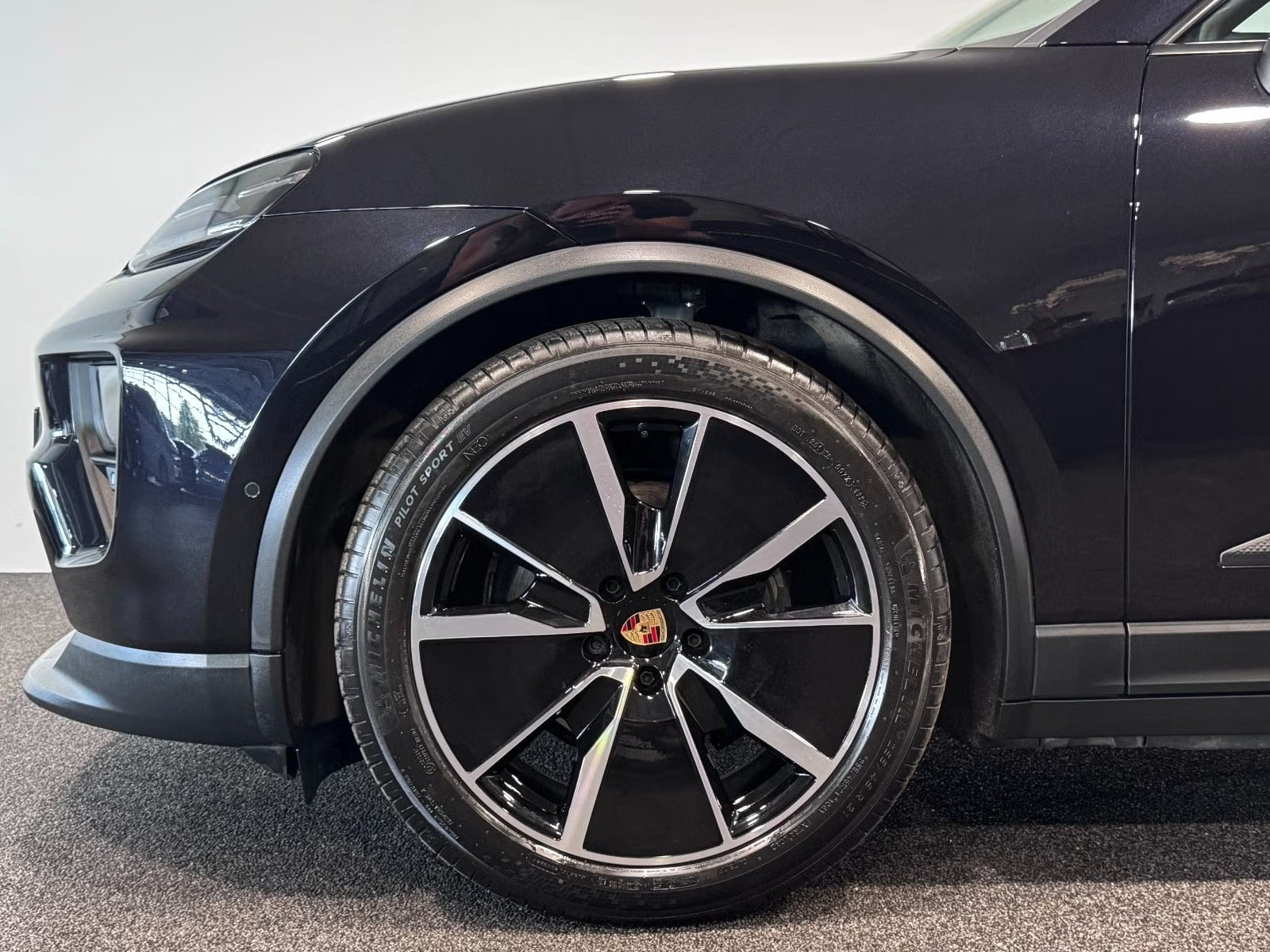 undefined Porsche Macan 4 fra 2025