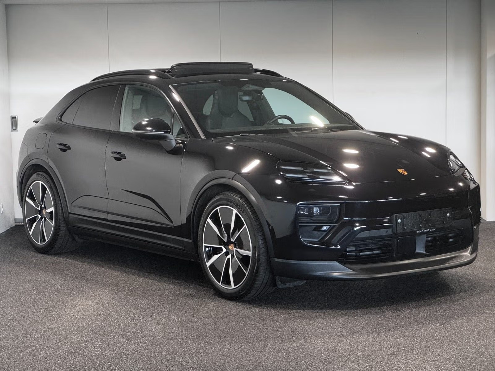 undefined Porsche Macan 4 fra 2025