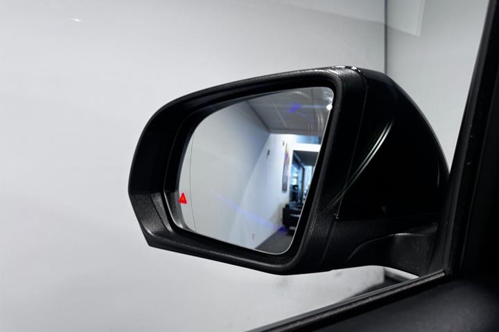Sort Mercedes EQV300 fra 2024