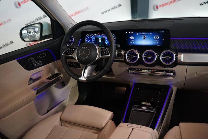 Hvid Mercedes EQB250+ fra 2025